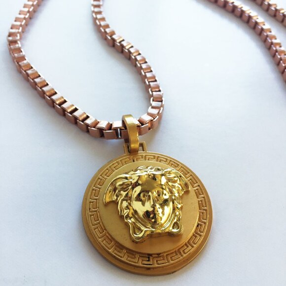 *SOLD* Vintage Versace Medusa XL Heavy Thick Pendant Necklace Made in Italy - Picture 6 of 7